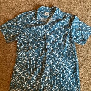 Men’s medium Old Navy Blue and White Shirt